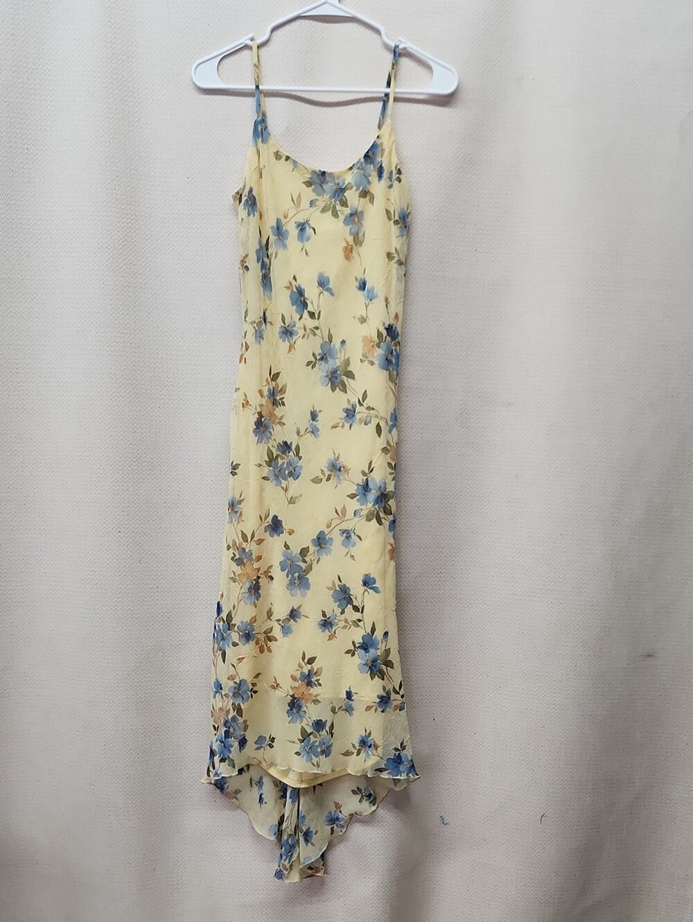 Sleeveless Yellow Floral Midi Dress with Blue Blooms